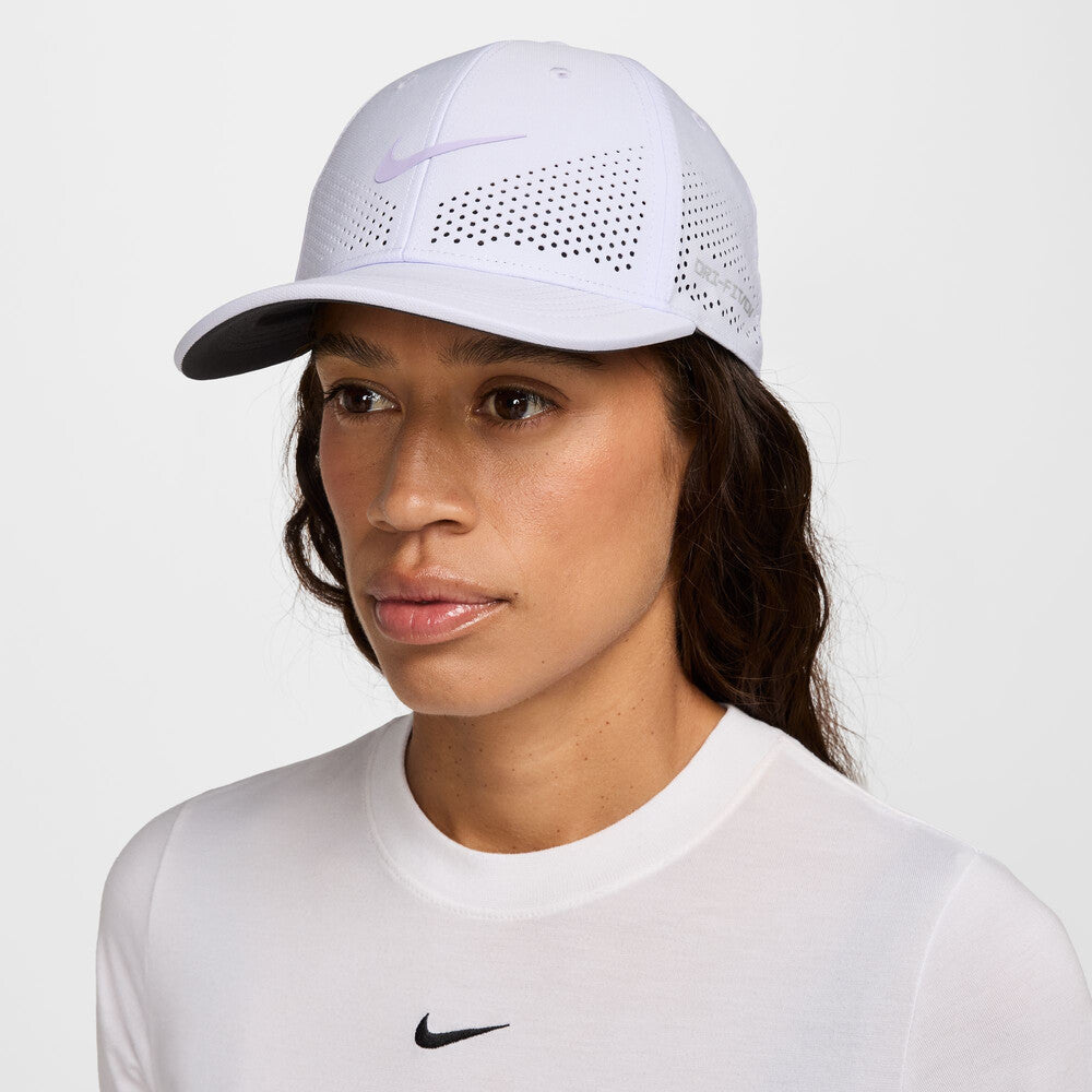 Nike Dri-FIT Advantage Club Swoosh Cap - Amethyst Tint